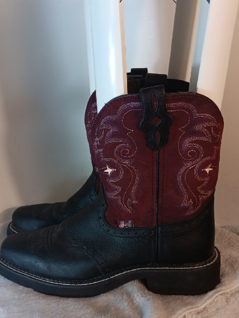 Justin Gypsy Black & MaroonLeather Western Boots - Picture 7 of 7